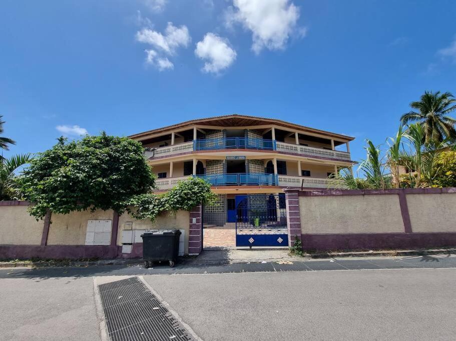 T4 Tropical House