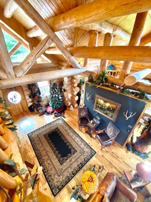 LUXURIOUS TN Mtn Lodge- Sleeps 22+, Hiking & Lake view 4