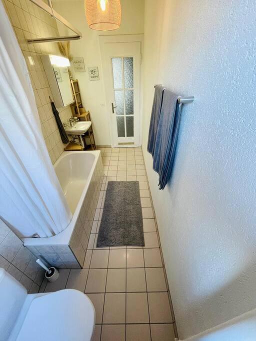 Cozy Central 1BD Fast WiFi