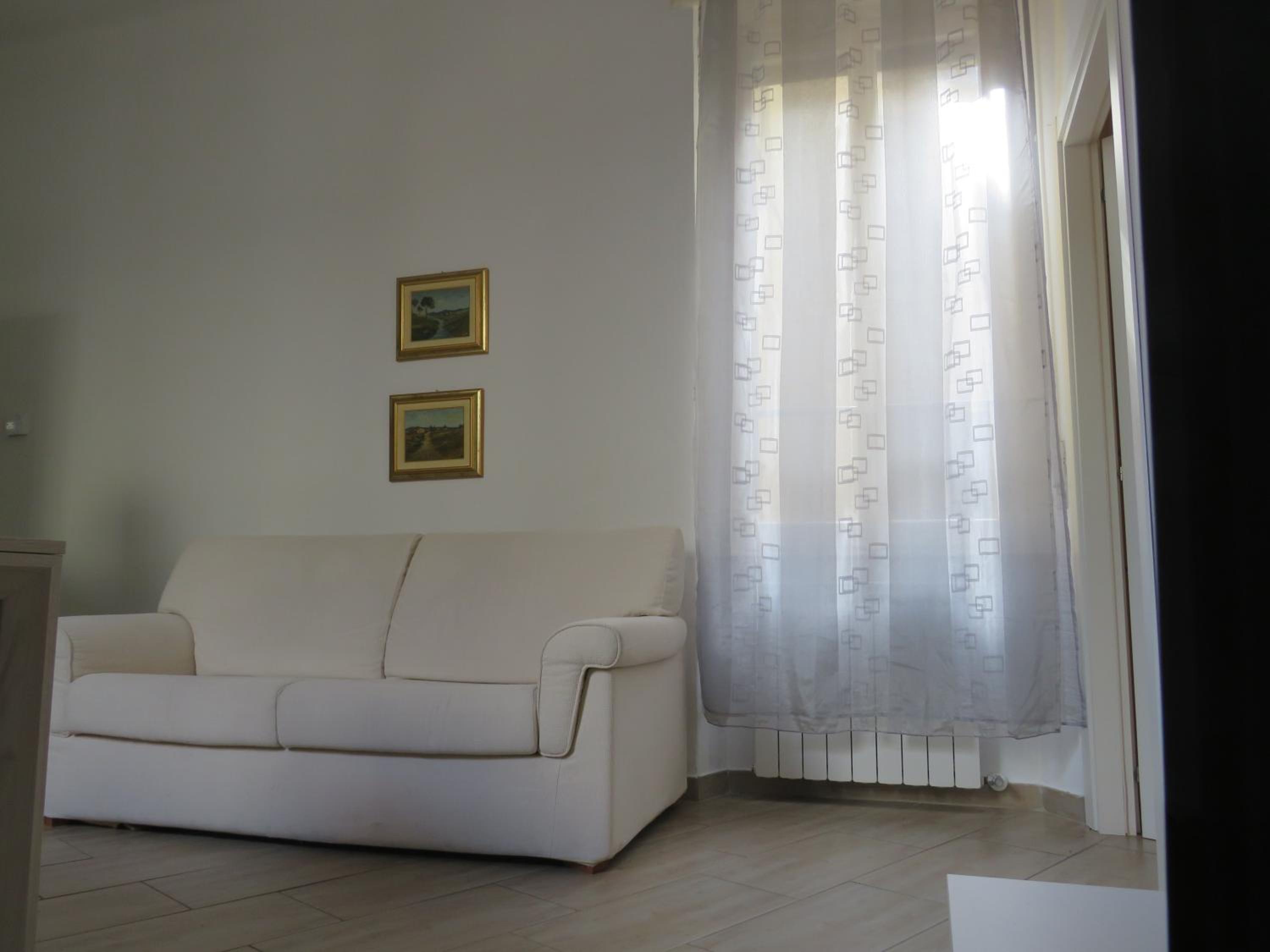 Casa Luna tra Como e Milano en Saronno — lounge