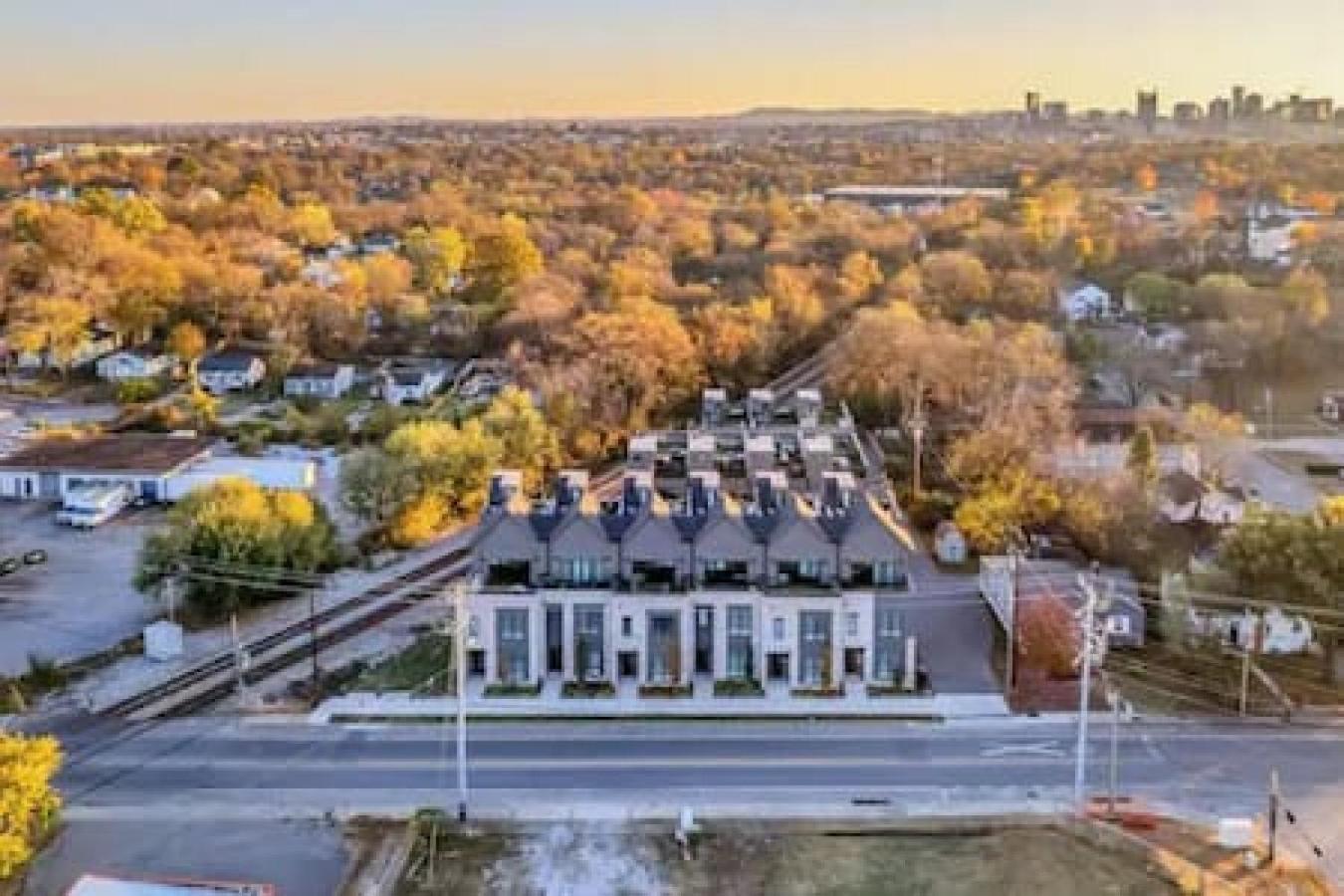 3 Miles to Broadway -Garage, Patio, Walk to Shops view 5