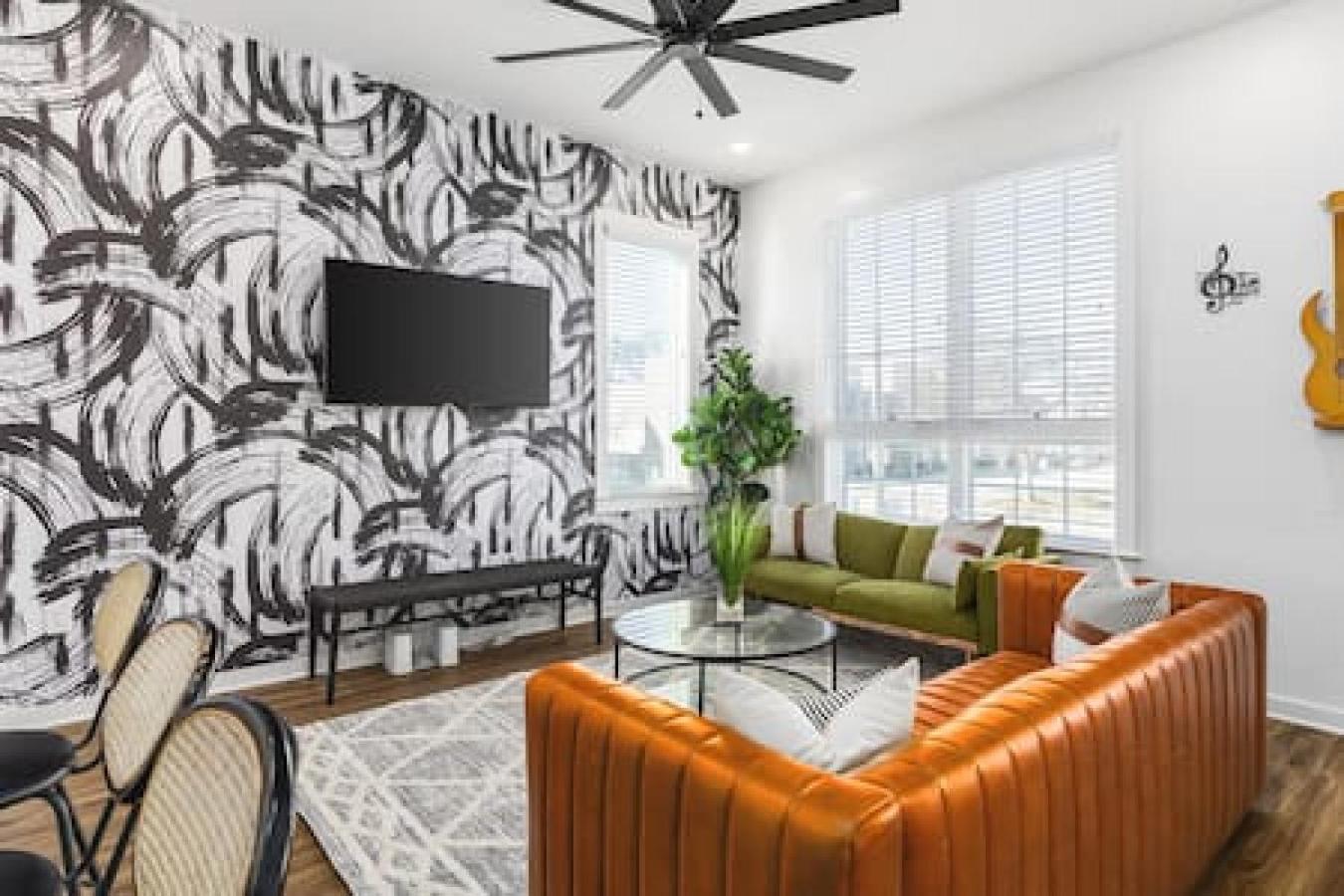 Modern Home with Large Patio plus Rooftop Deck and Garage view 3