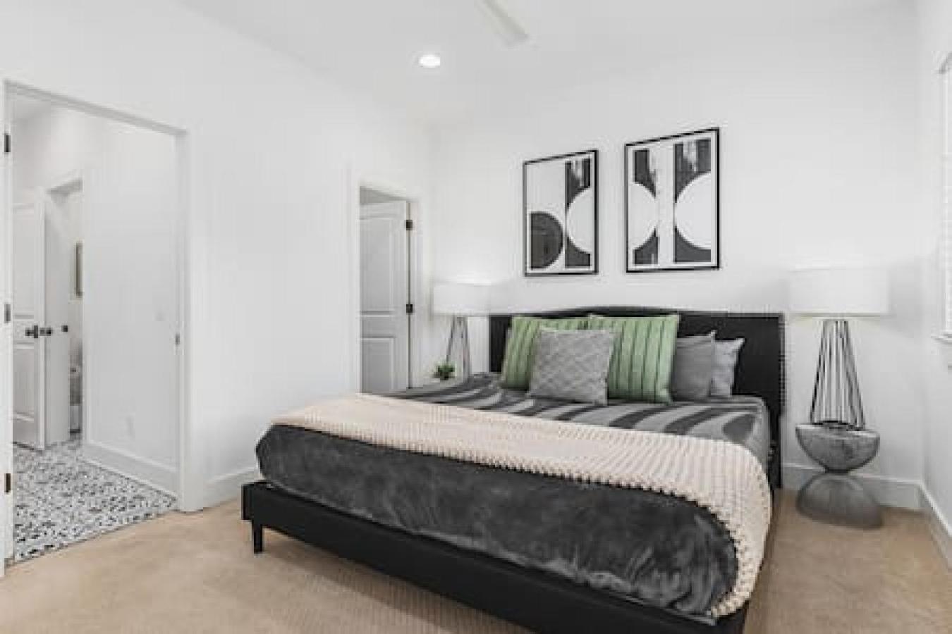 Upscale Home with Patio WALK to 12 South and Belmont view 4