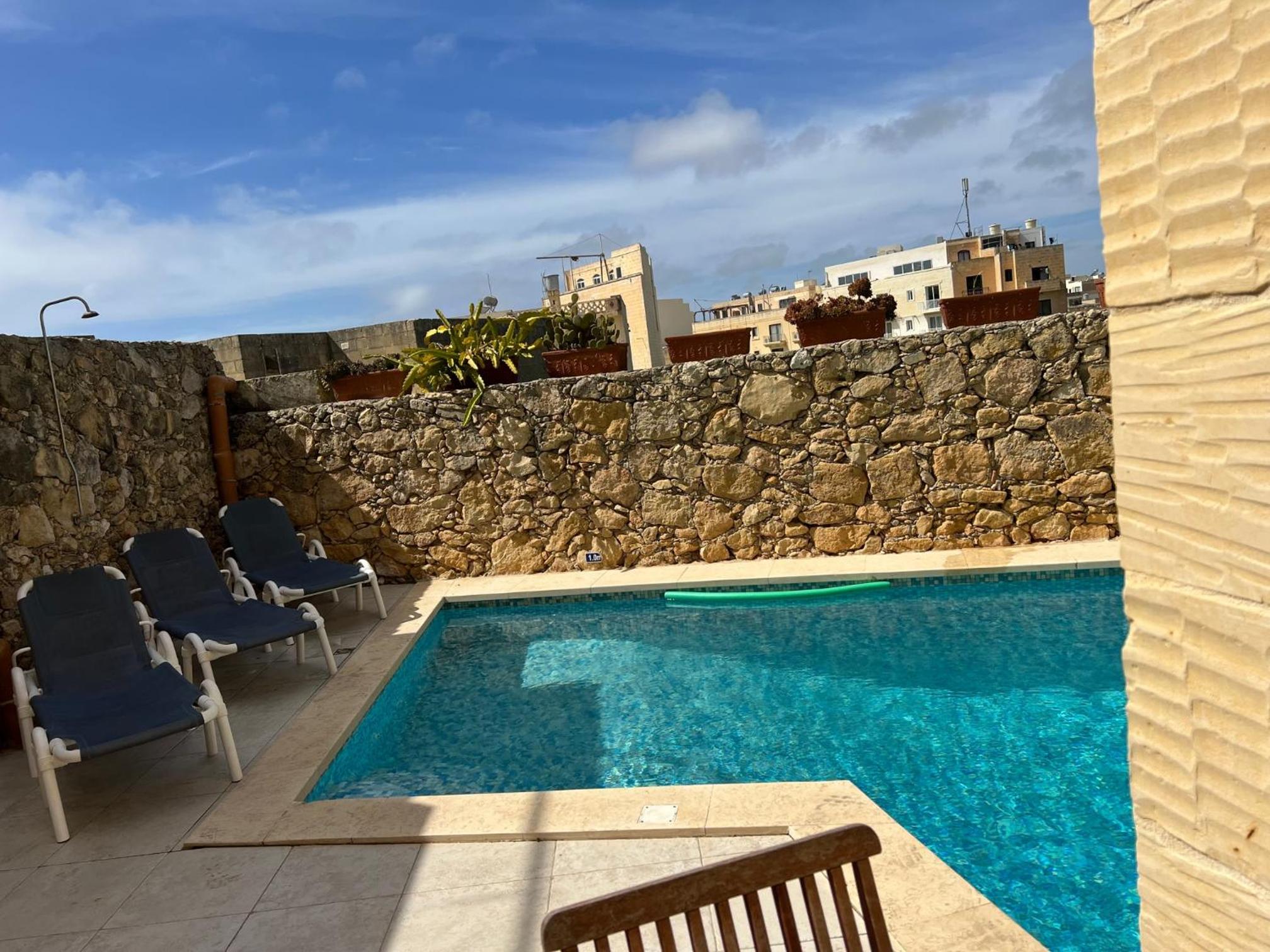 4 Bedroom Holiday Home with Private Pool & Views view 3