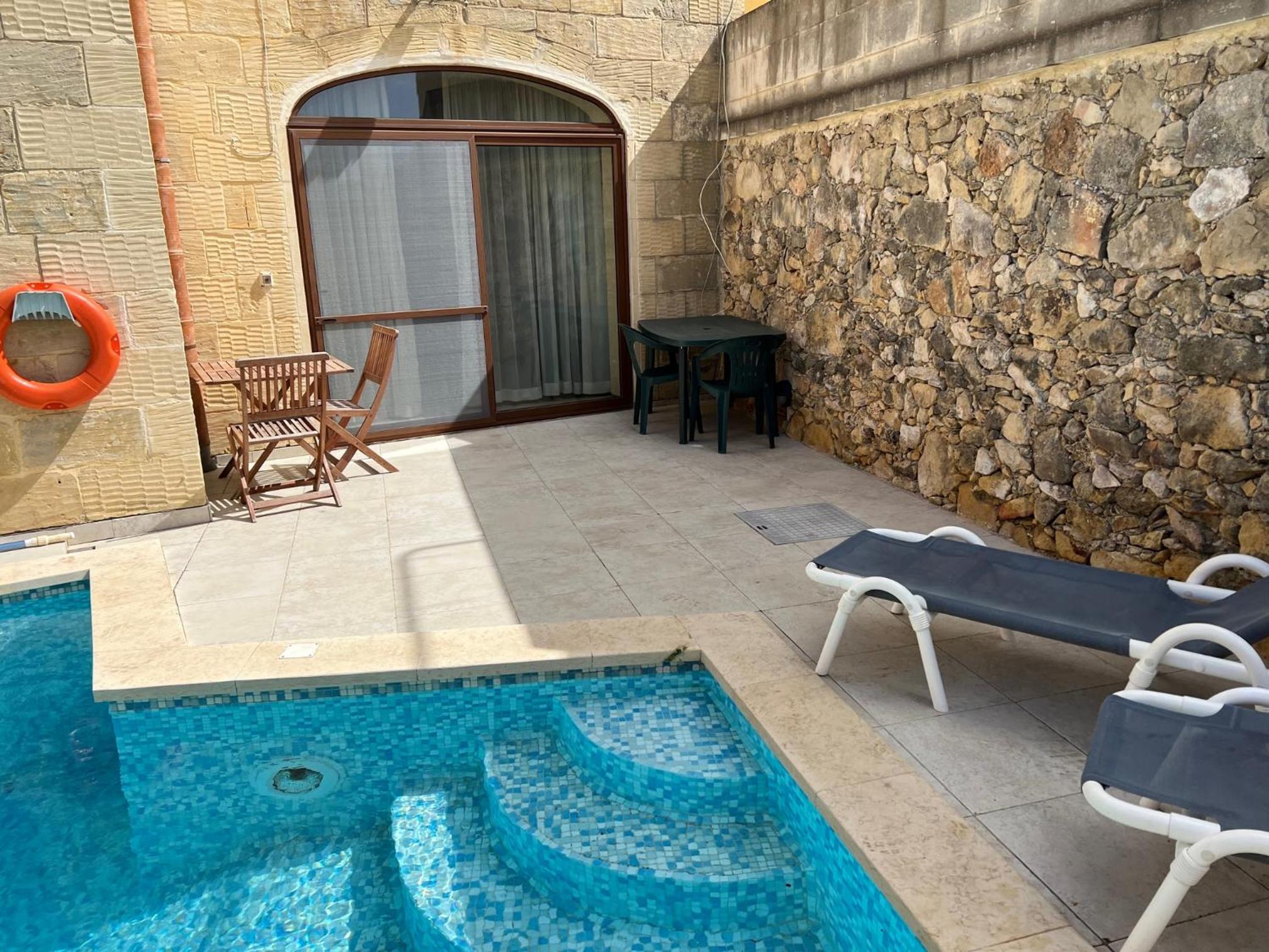 4 Bedroom Holiday Home with Private Pool & Views view 4