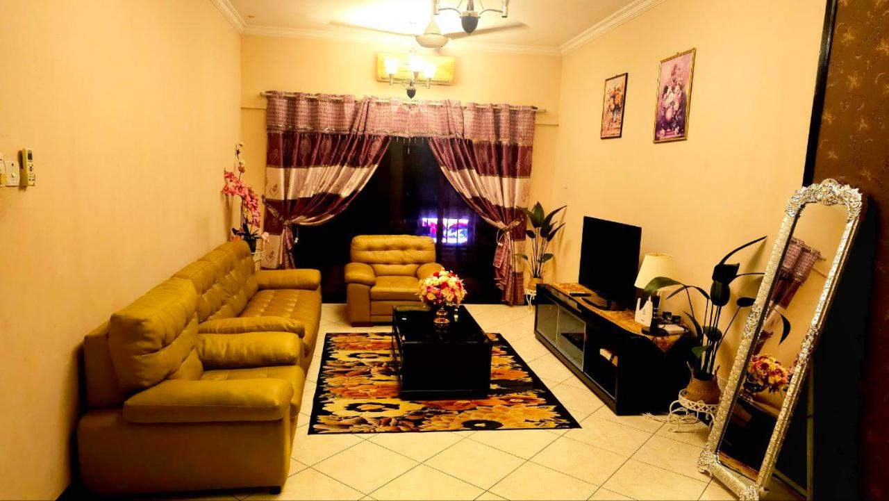 Ber-Santai at Marina Court
