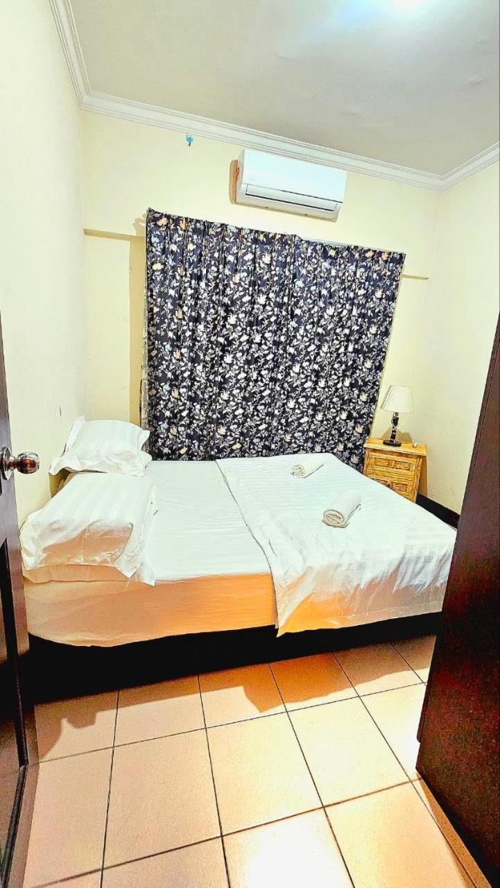 Ber-Santai at Marina Court
