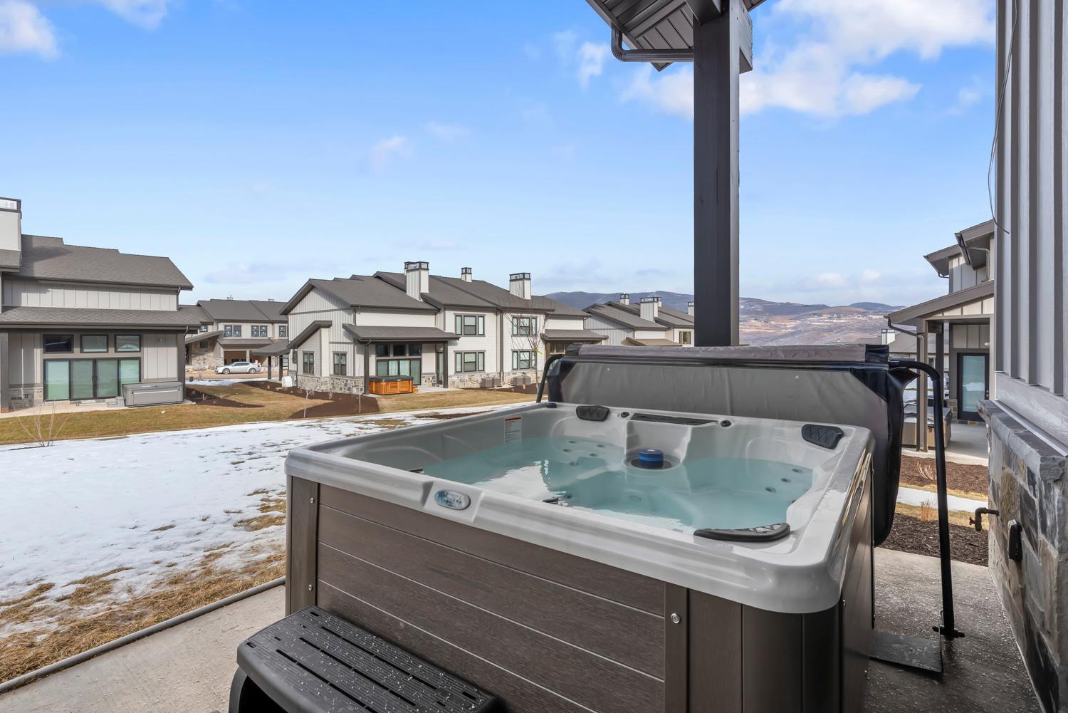 New East Dear Valley, 1 min, 1028 Luxury 4BR Twin House BSC,Hot Tub