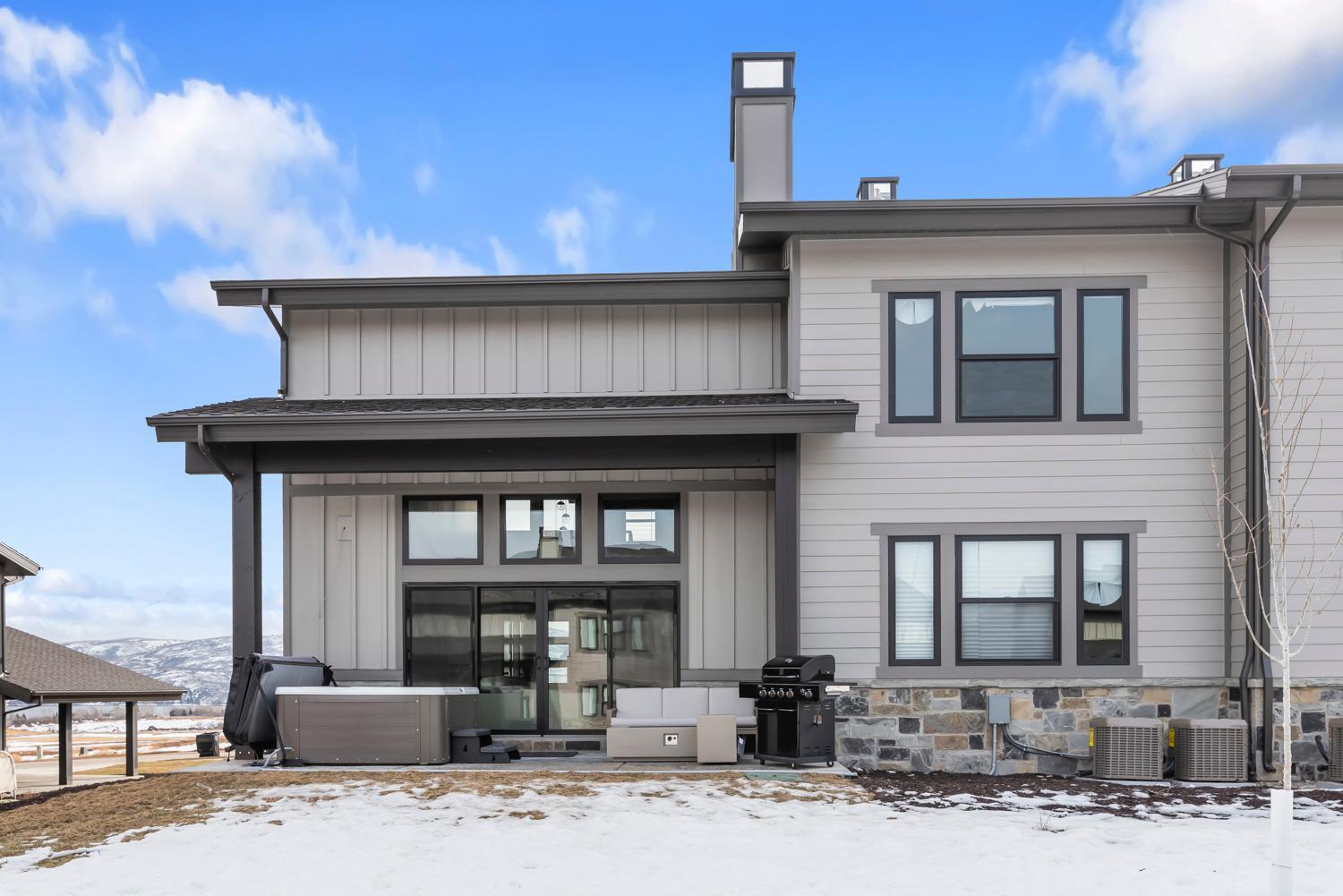 New East Dear Valley, 1 min, 1028 Luxury 4BR Twin House BSC,Hot Tub