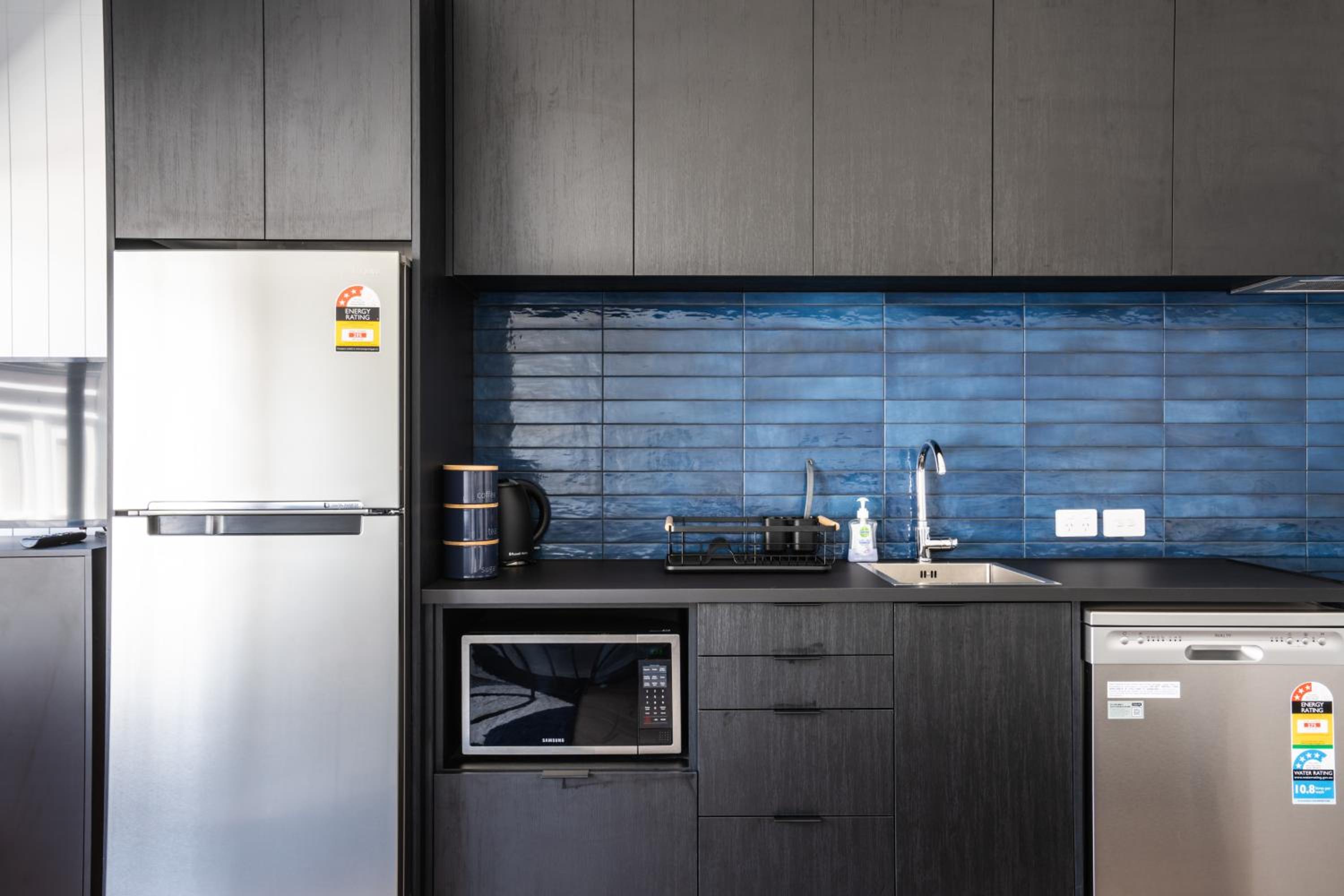 City Centre Apartment on Hanover- studio 1 view 3