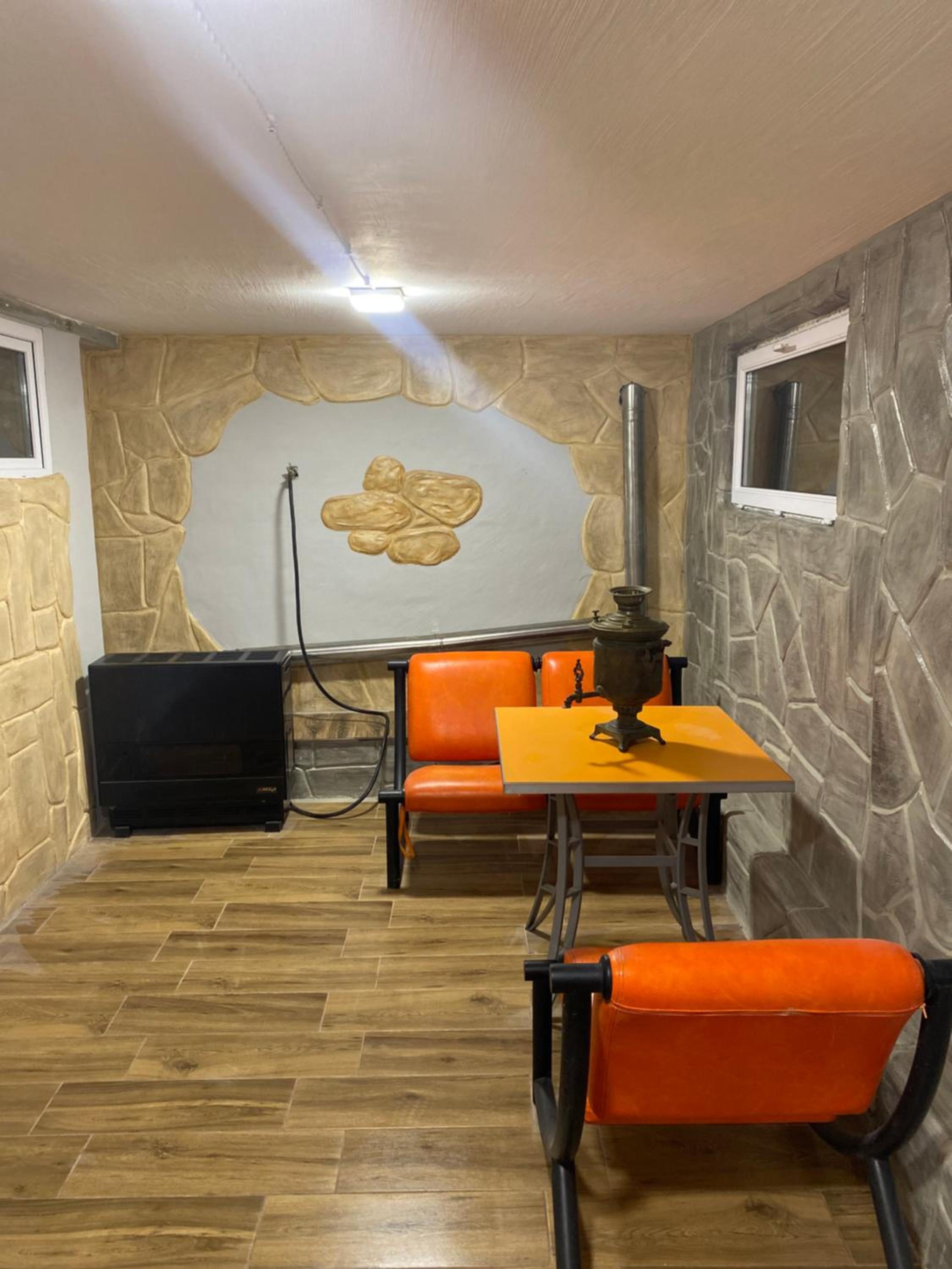 Riverside Rancho guest house