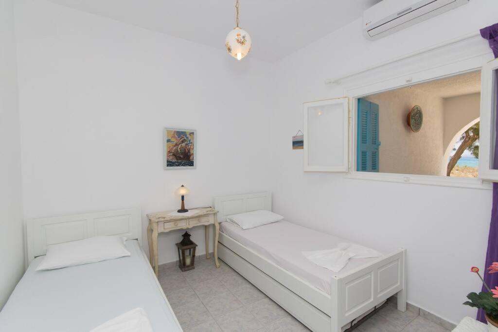 Wave Lullaby, Peaceful Beachfront Retreat in Paros view 5