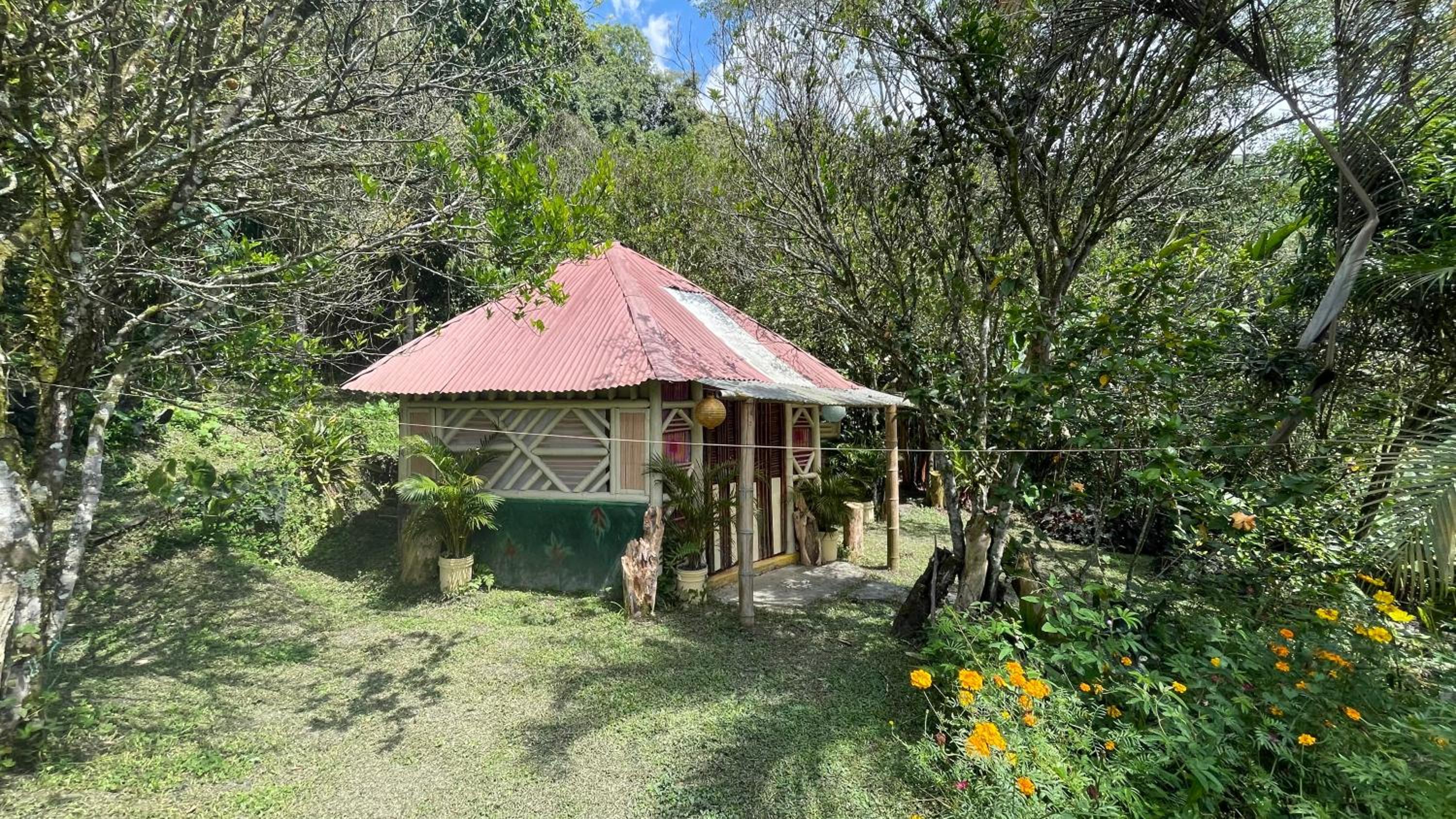 TROPICAL BIOHOSTEL