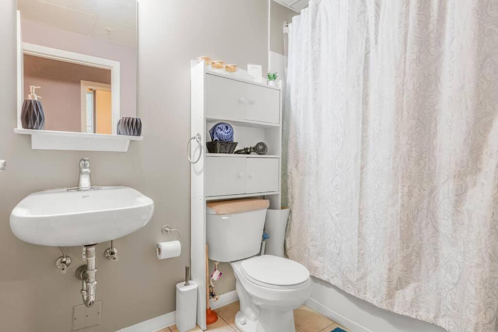 Chic 2-Bedroom Apt With Arcade
