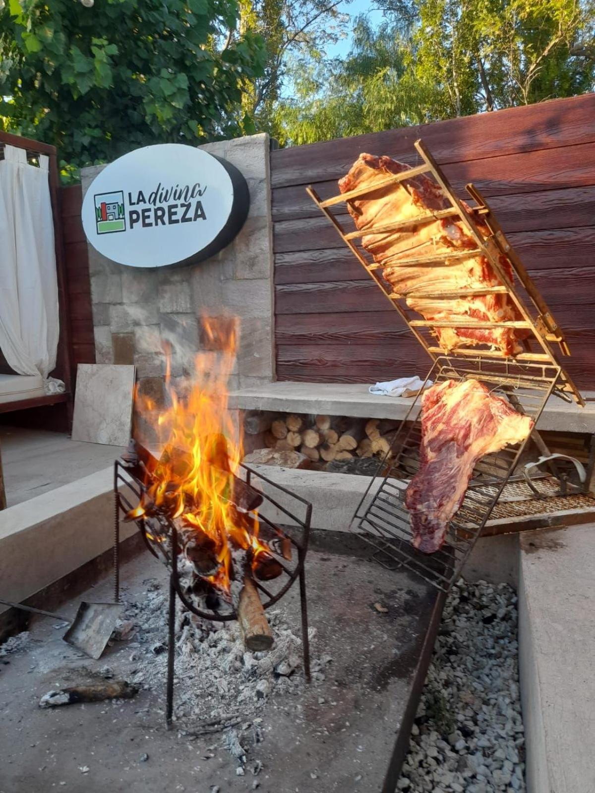 La Divina Pereza