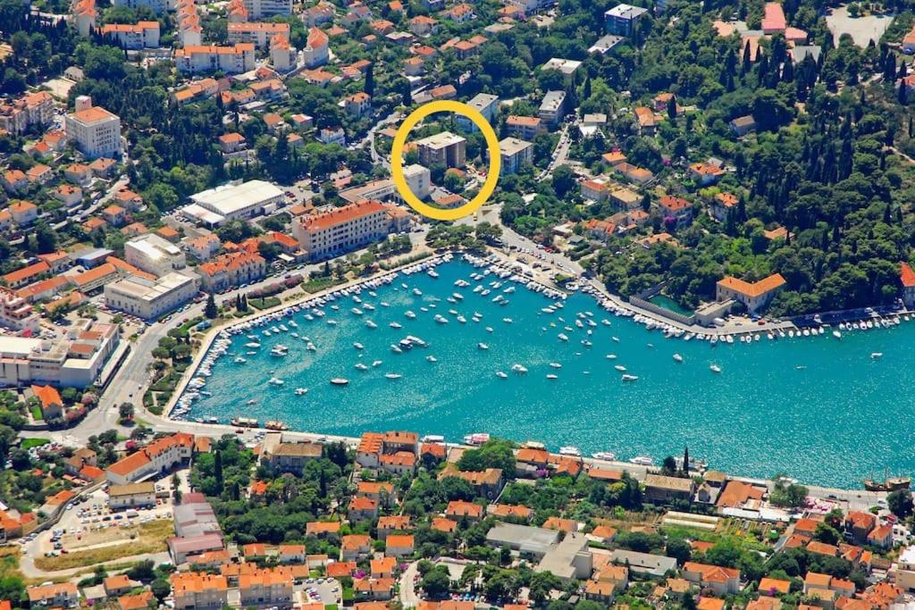 Marina Lapad - 2 bedroom apartment by the sea