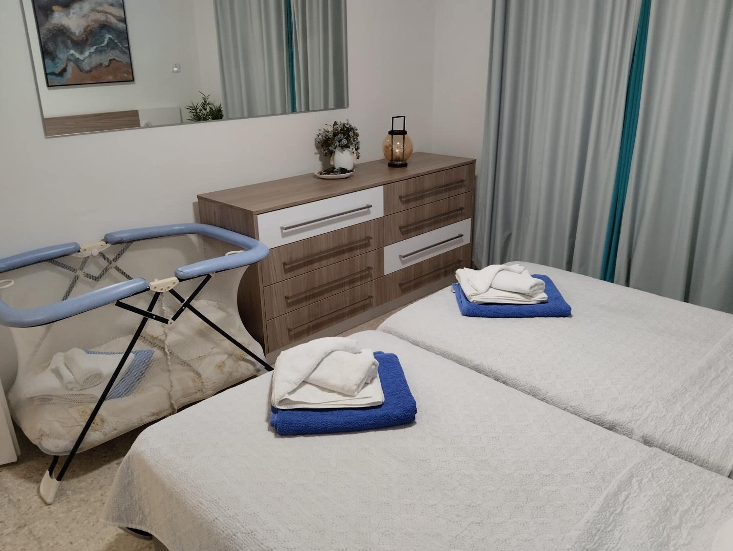 Lovely 1-bedroom unit @ fabulous location