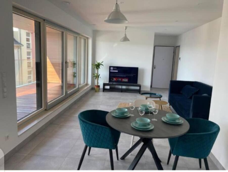 One bedroom flat with terrace and parking view 2
