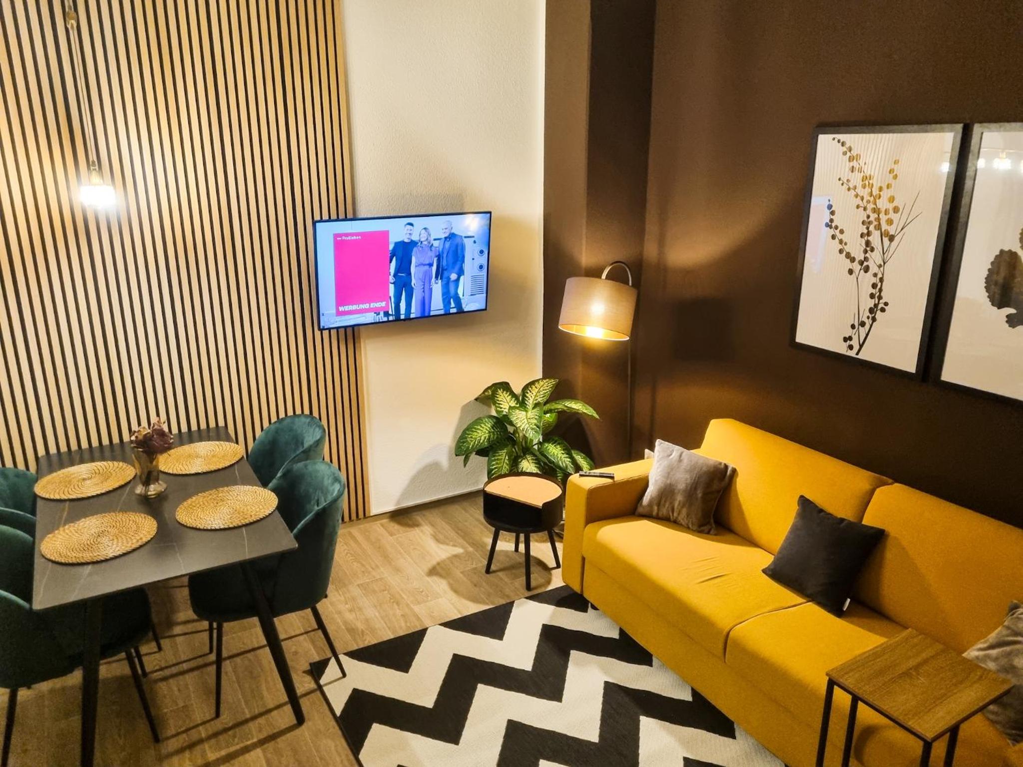 maremar - Design Maisonette Altstadt - 4 Pers - 57qm - Luxus Boxspringbett - Küche - Arbeitsplatz - privater Parkplatz