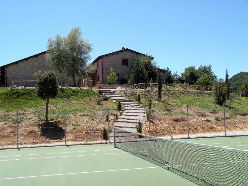 TENUTA CERRETINO PISCINA TENNIS BILlARDO