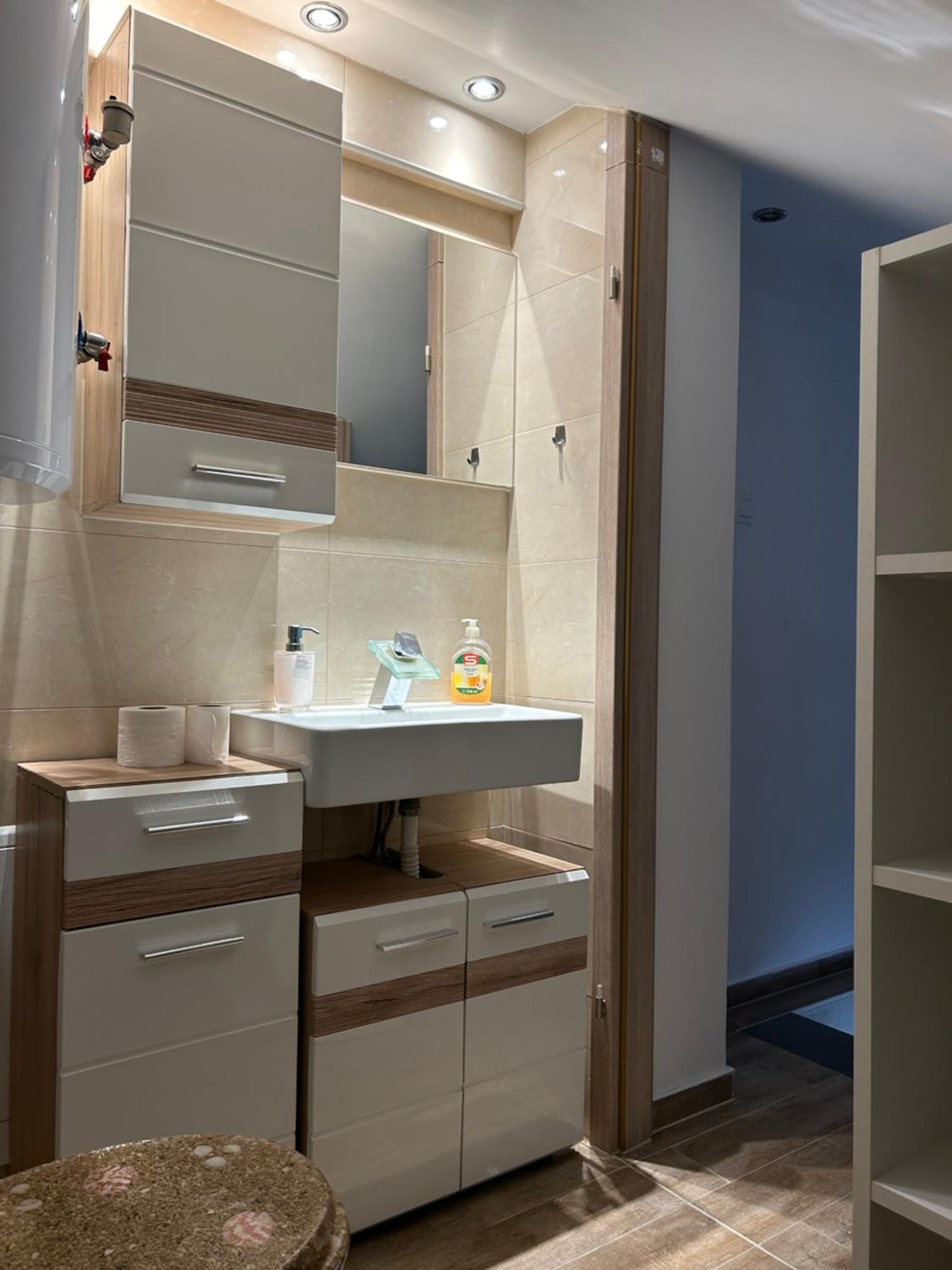 Apartment Adi
