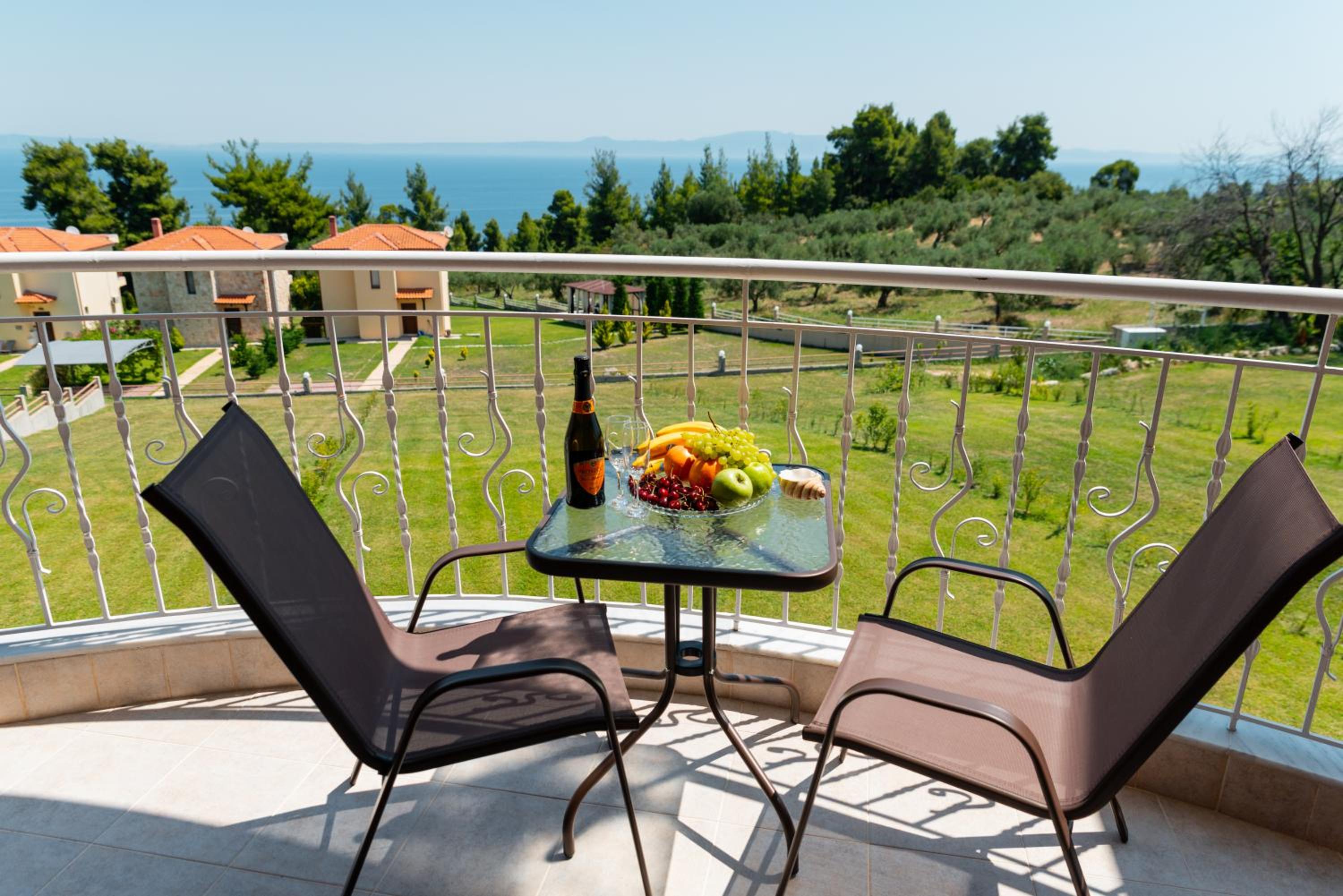 Vacation house with a panoramic sea view and forest