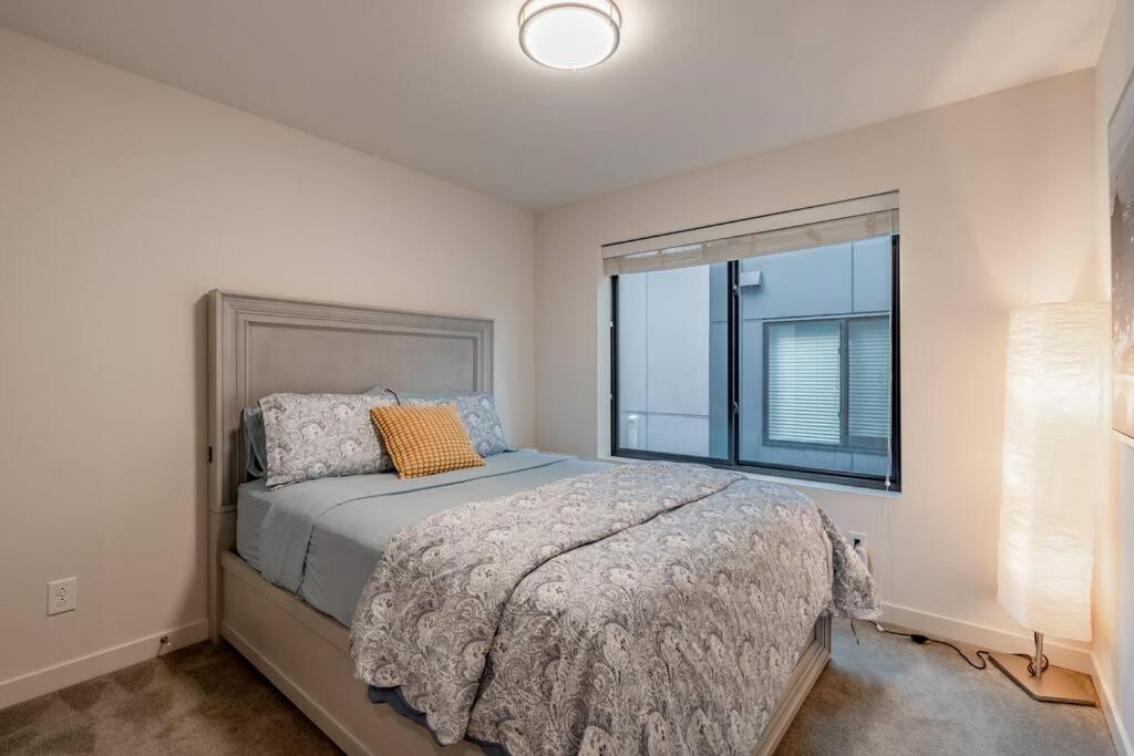 West Seattle's Modern Townhome view 4