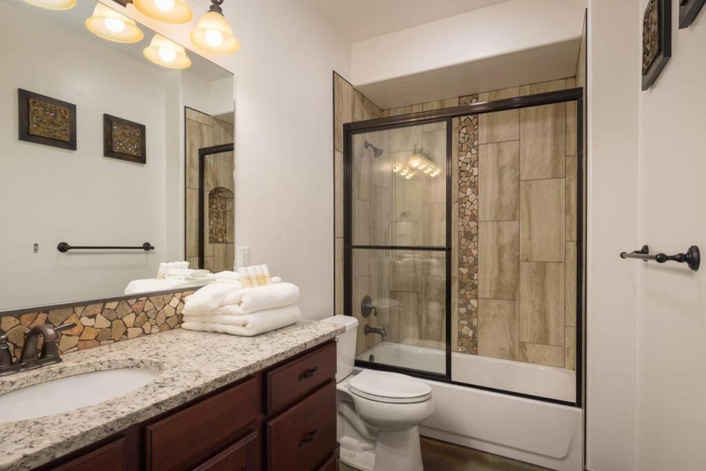 Luxury Downtown Rental (Pet Friendly) - La Dolce Vita Villas #7 view 2