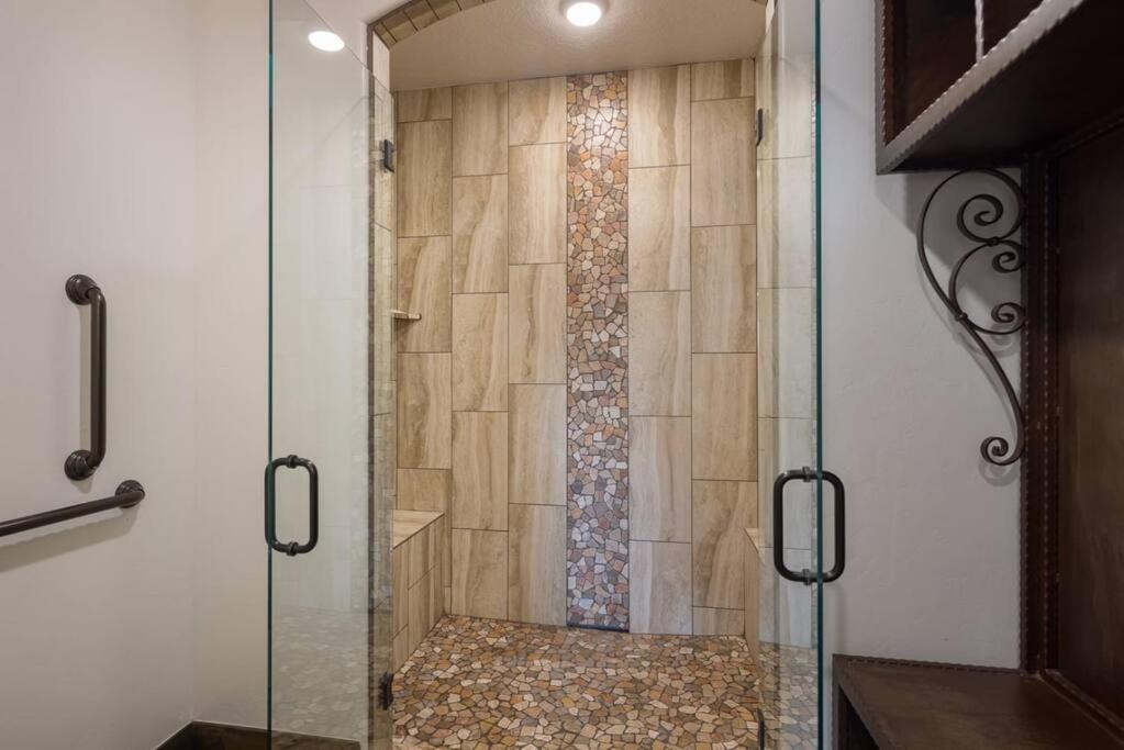 Luxury Downtown Rental (Pet Friendly) - La Dolce Vita Villas #7 view 3