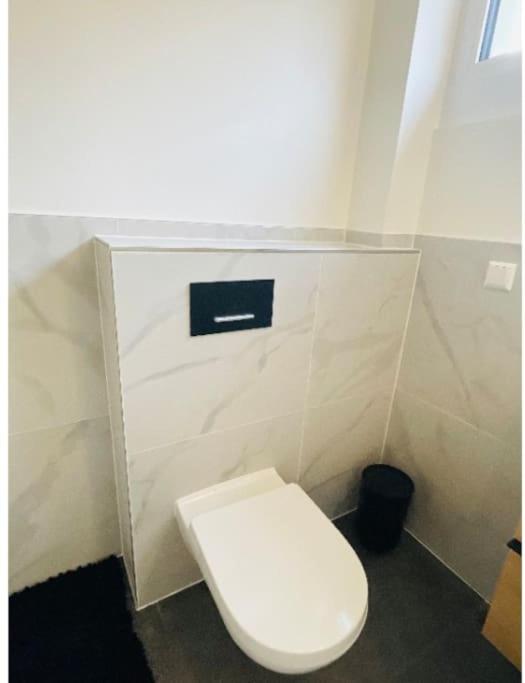 Three bedrooms flat in center w. Terrace&Parking