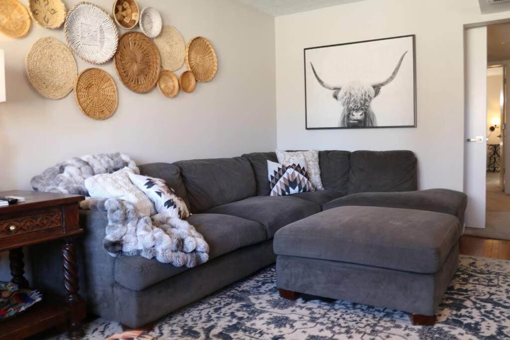 Cowboy Den-Private Hot Tub-Game Room-Pet Friendly-No Pet Fees! view 4