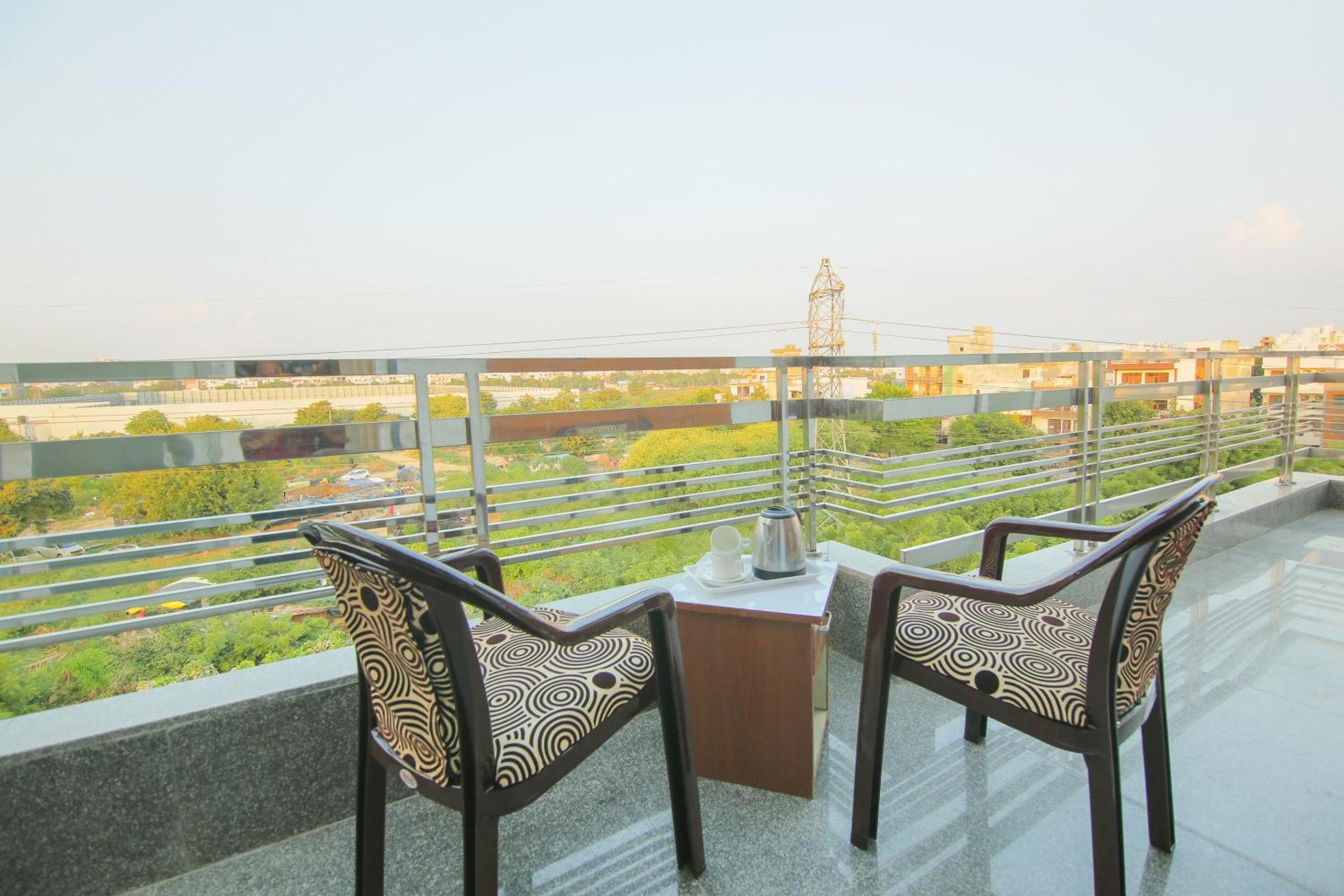 Collection O Corporate Suite Near Omaxe Celebration Mall view 3