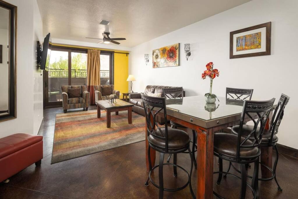 Luxury Downtown Rental (Hot Tub/Pet Friendly) - La Dolce Vita Villas #8 view 2