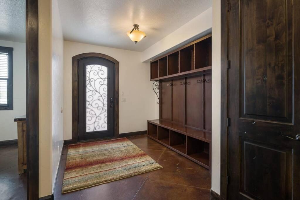 Luxury Downtown Rental (Hot Tub/Pet Friendly) - La Dolce Vita Villas #8 view 4