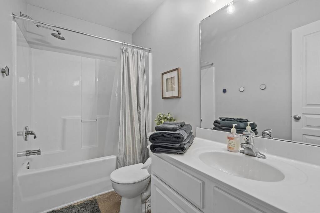 Peaceful, townhome in Hope Valley Farms