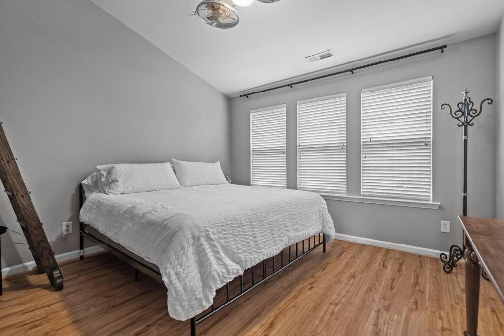Peaceful, townhome in Hope Valley Farms