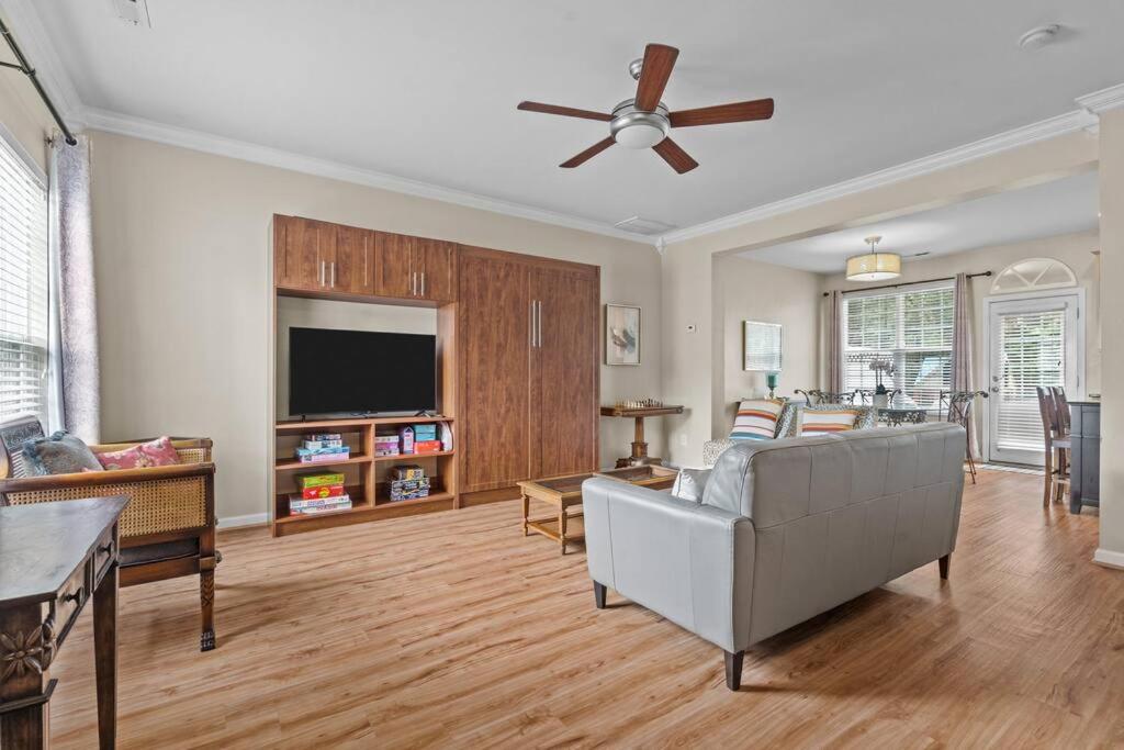 Peaceful, townhome in Hope Valley Farms