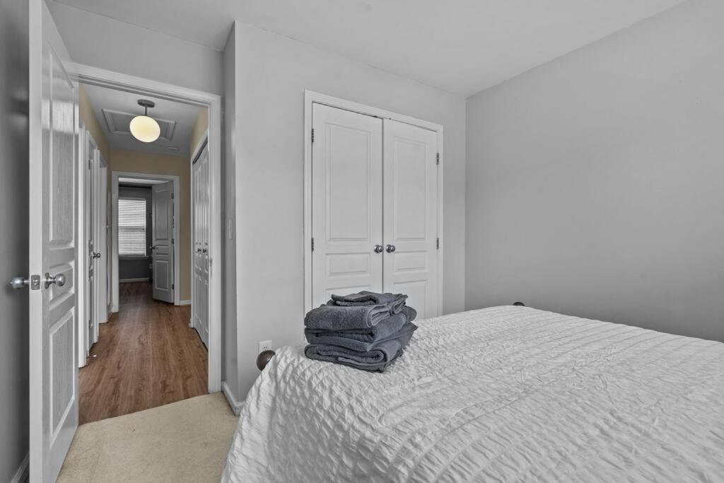 Peaceful, townhome in Hope Valley Farms