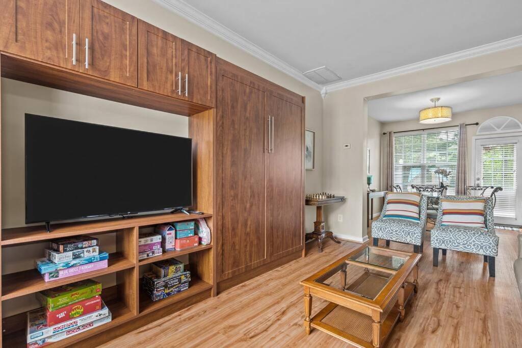 Peaceful, townhome in Hope Valley Farms