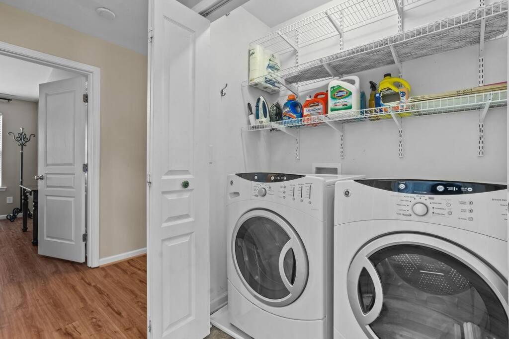 Peaceful, townhome in Hope Valley Farms