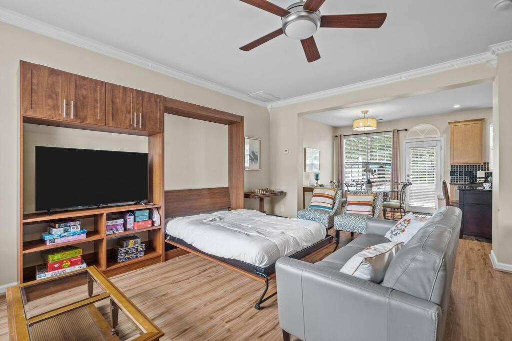 Peaceful, townhome in Hope Valley Farms