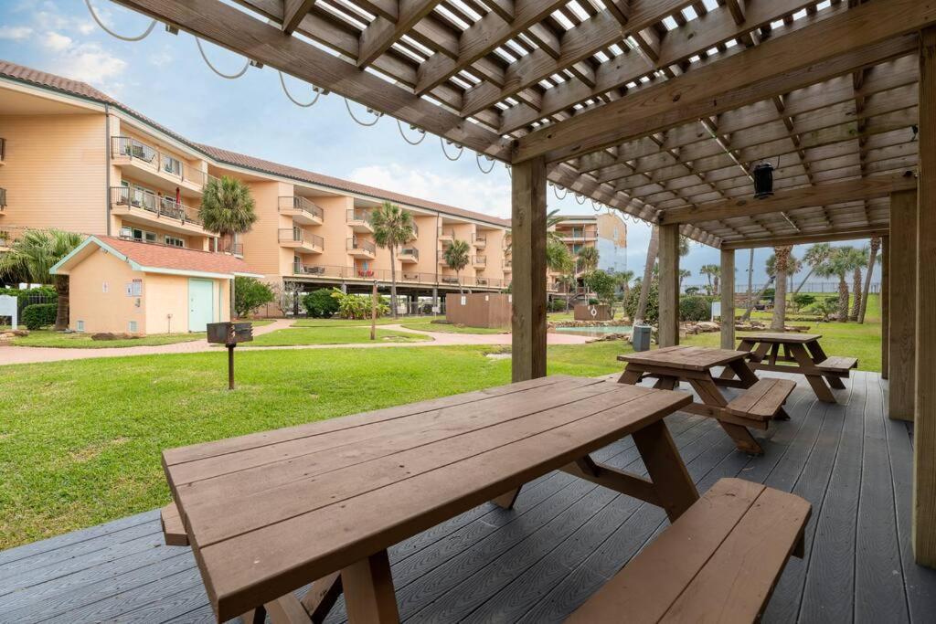 Baca Beach Escape I - 3 Pools - Pet Friendly view 5