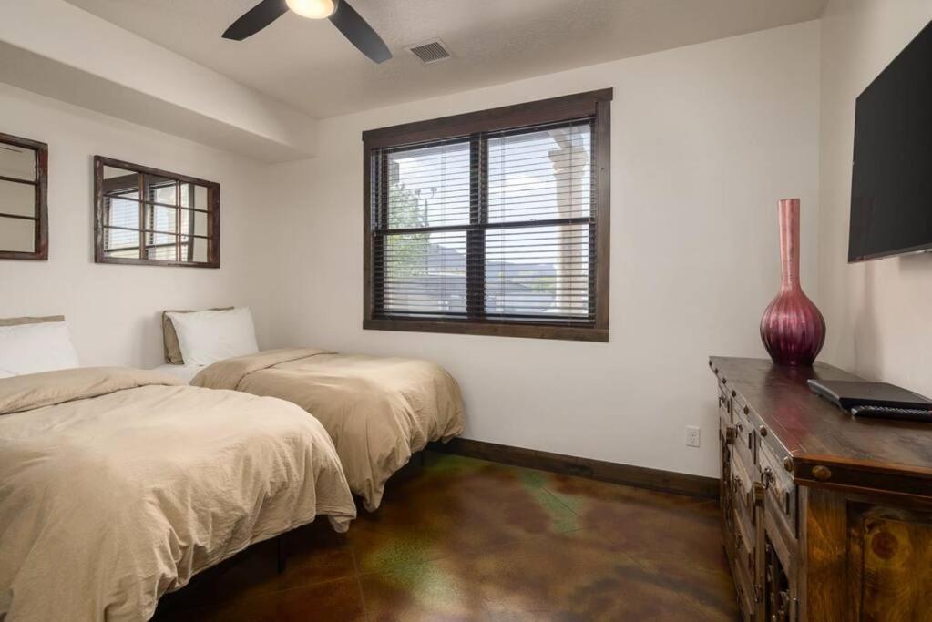 Luxury Downtown Rental (Hot Tub/Pet Friendly) - La Dolce Vita Villas #9 view 4
