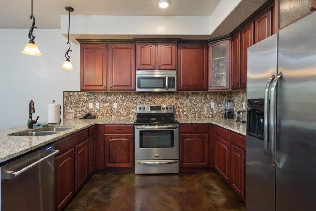 Luxury Downtown Rental (Hot Tub/Pet Friendly) - La Dolce Vita Villas #9 view 3