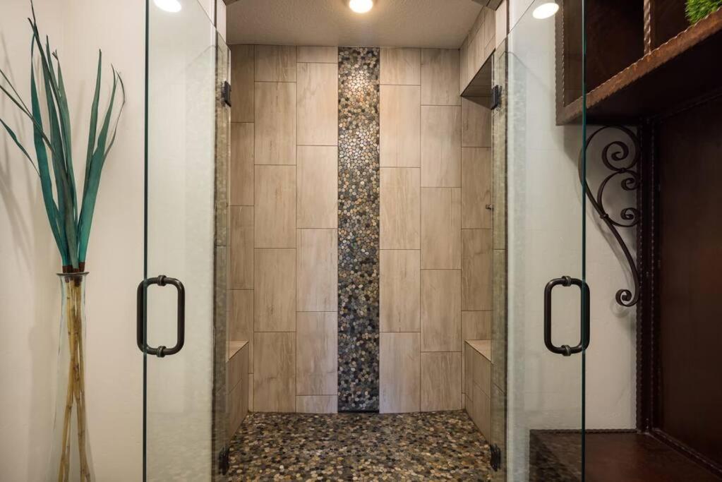 Luxury Downtown Rental (Hot Tub/Pet Friendly) - La Dolce Vita Villas #10 view 3