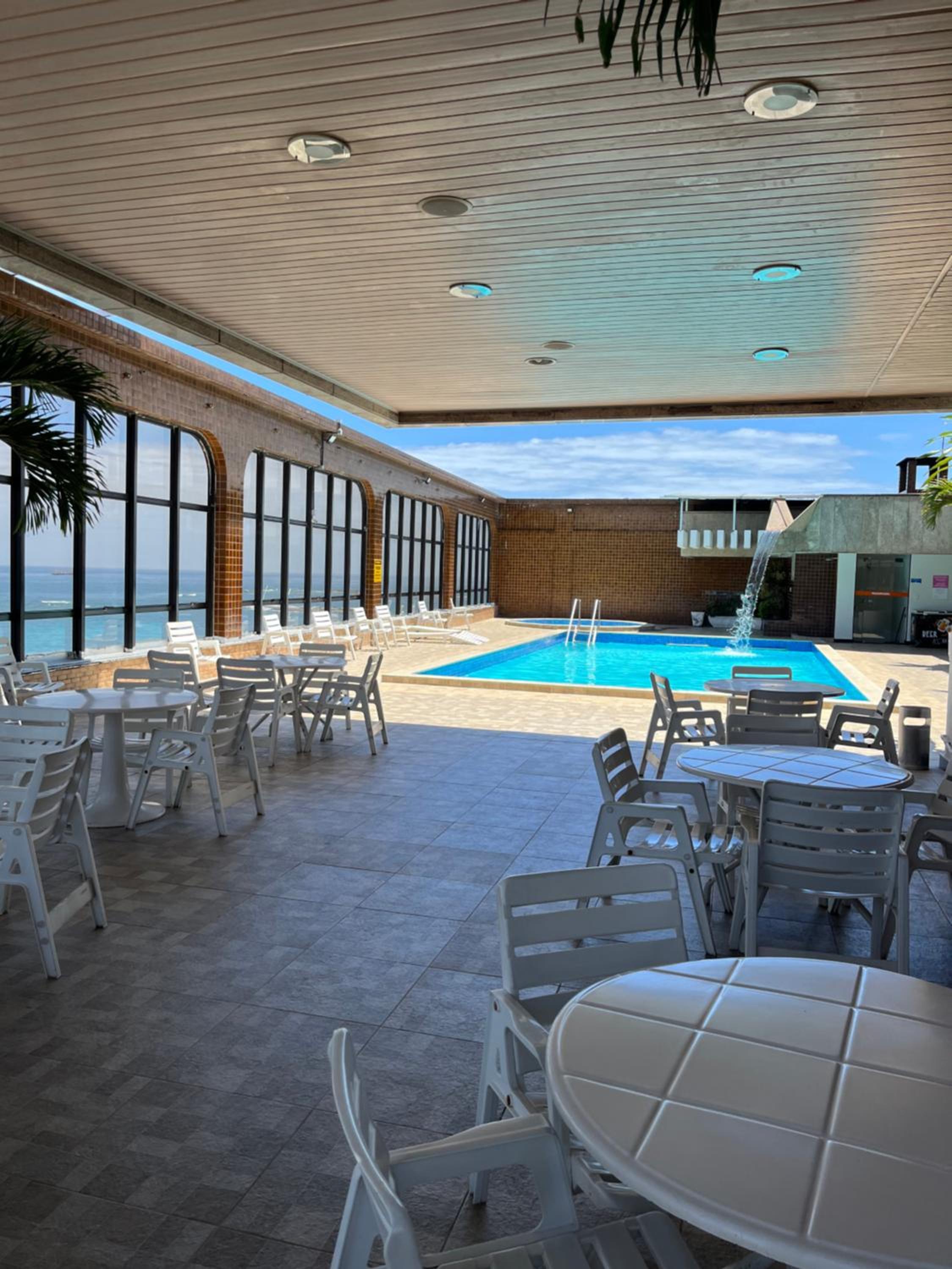 Apartamento com vista da praia da Costa 615