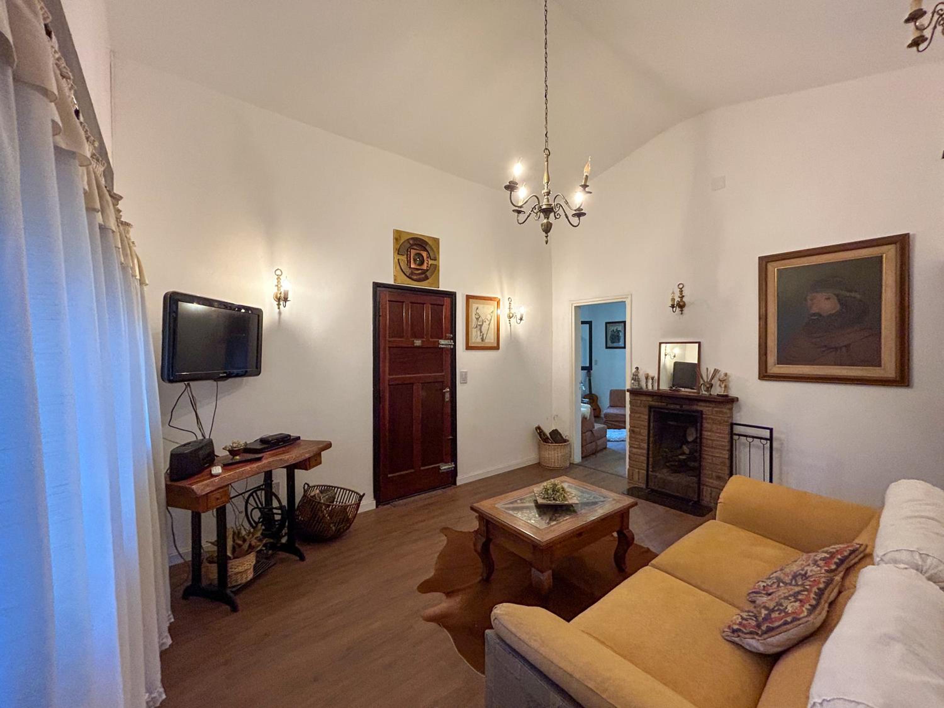 Casa vacacional con gran parque, quincho y pileta
