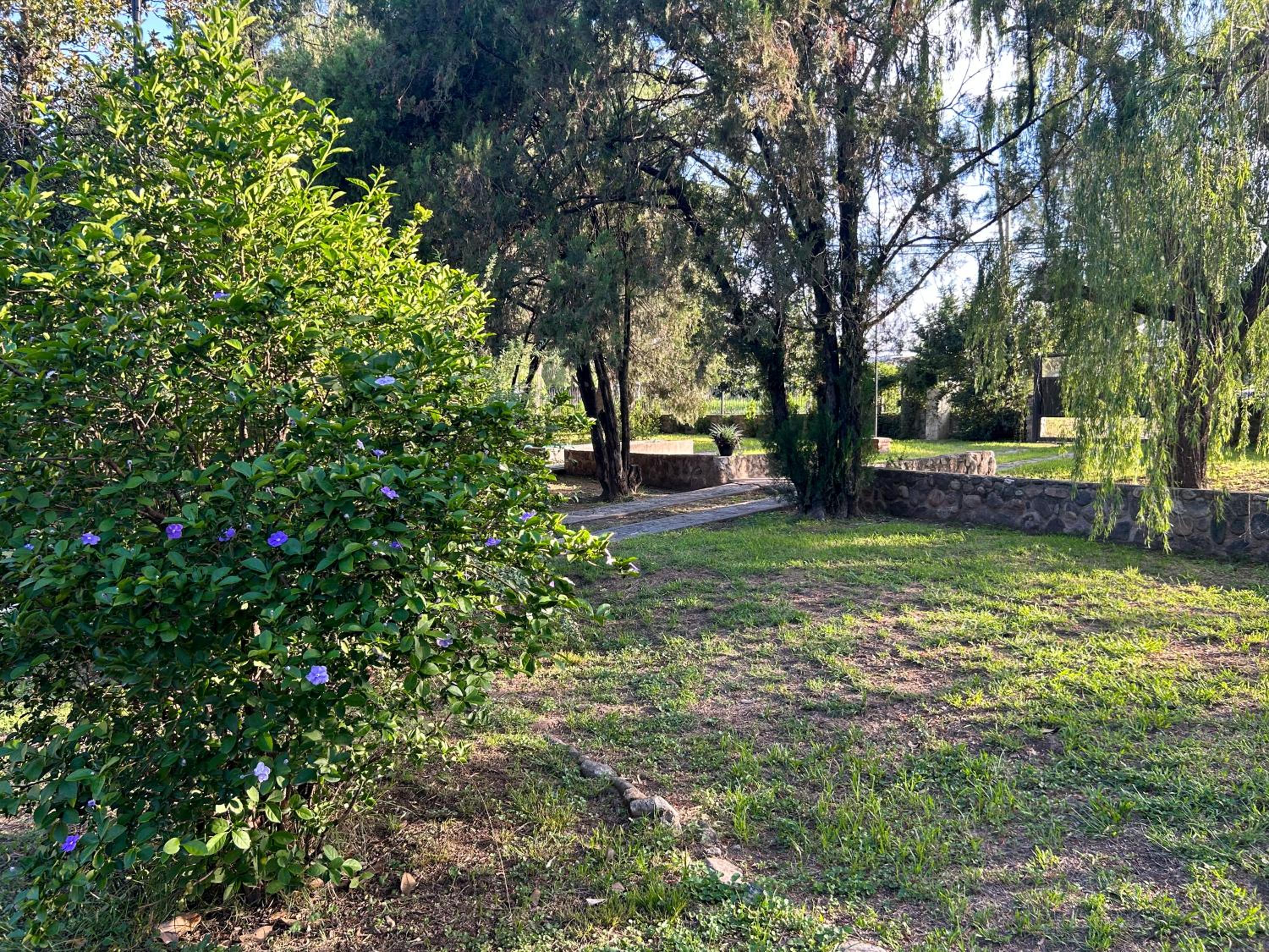 Casa vacacional con gran parque, quincho y pileta