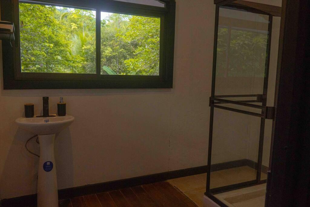 Hidden Treasure Cabin - Uvita Costa Rica