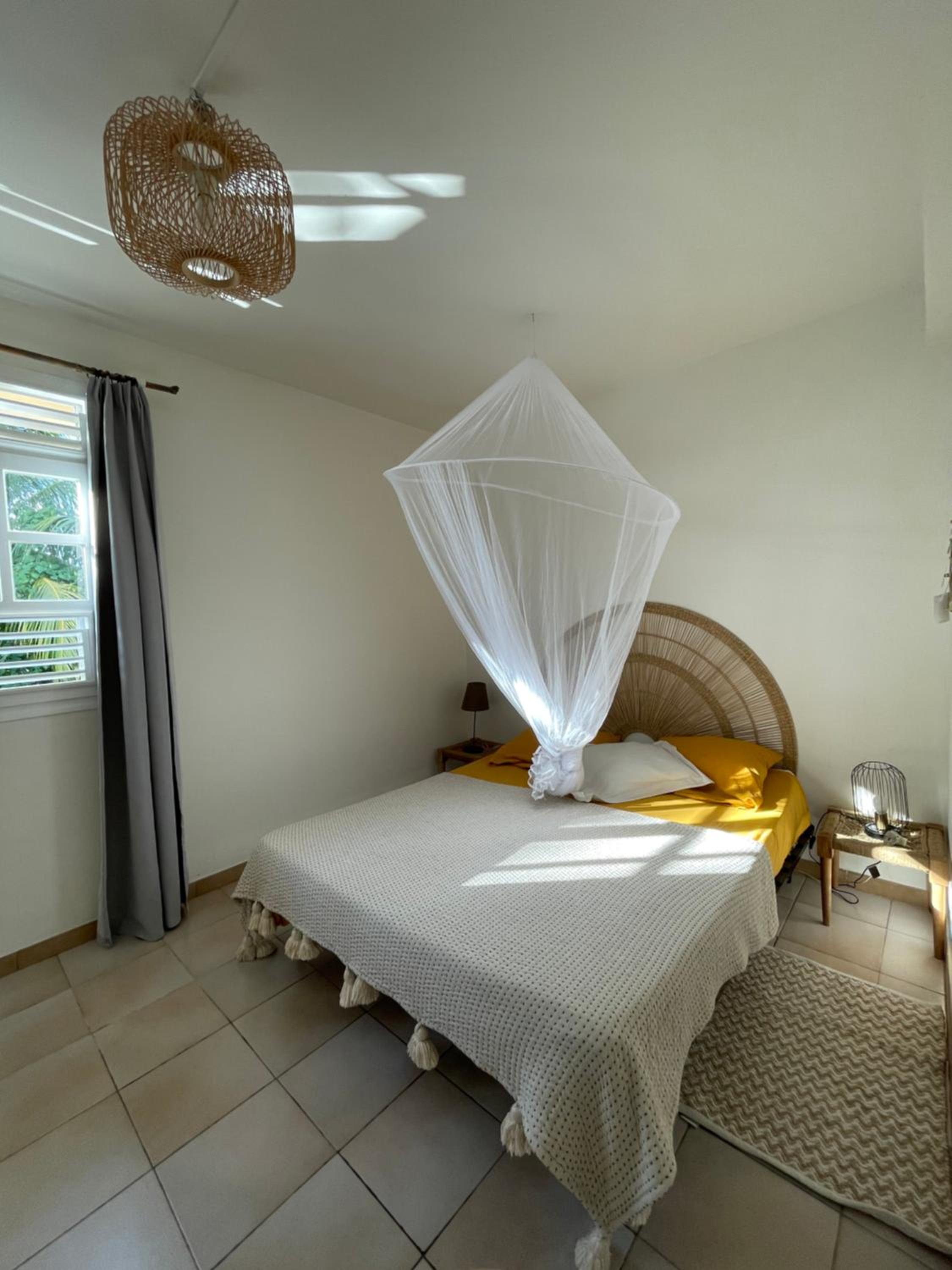 Studio Rez de villa avec piscine